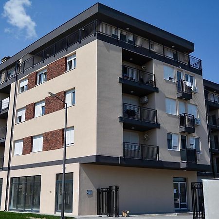 Crown Apartment Суботиця Екстер'єр фото